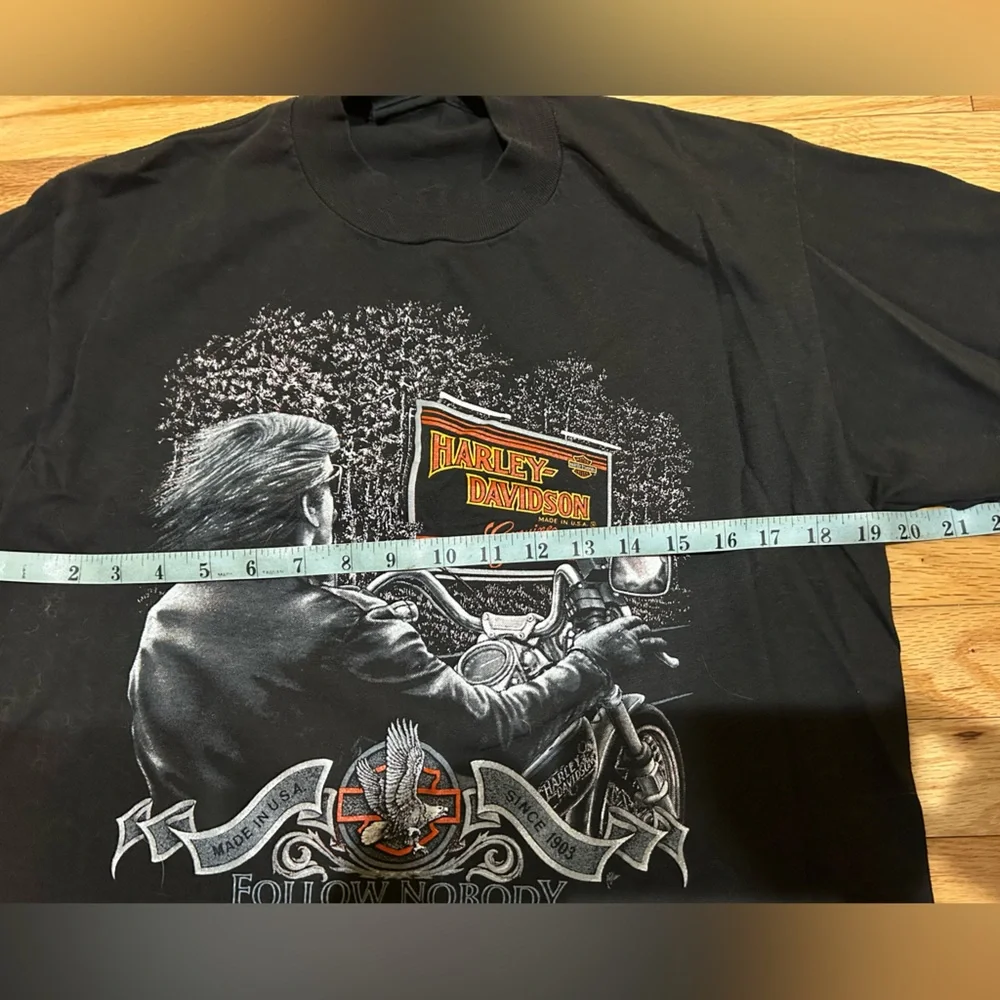 Harley-Davidson Black Tee with Motorcycle Graphic - Picture 6 of 7